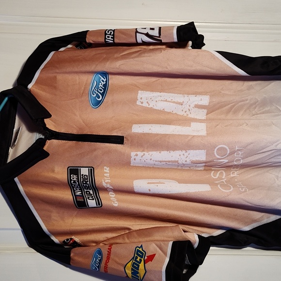 NASCAR official Pit crew shirt from BJ McLeod's team - Picture 2 of 5